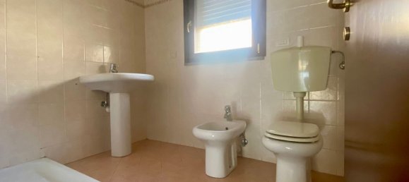 Квартира с 2 спальнями в Ченто, Италия № 355146 25