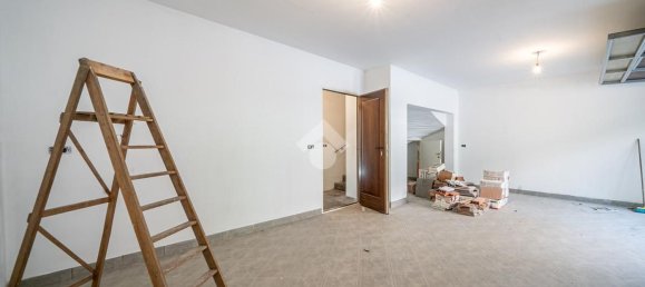 Дом с 7 комнатами в Формиджине, Италия № 24242 40