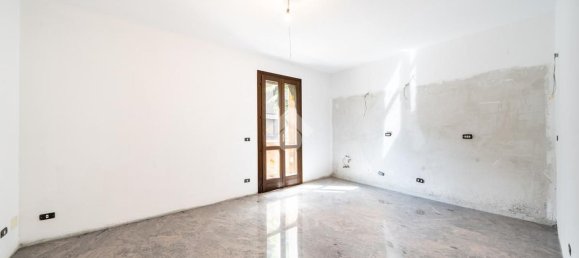 Дом с 7 комнатами в Формиджине, Италия № 24242 16