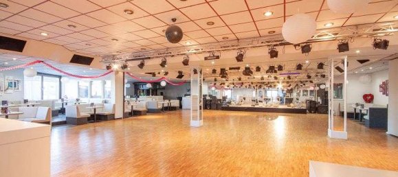 20-salle Bâtiment à Solingen, Germany No. 43198 12