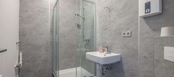 20-salle Bâtiment à Solingen, Germany No. 43198 22