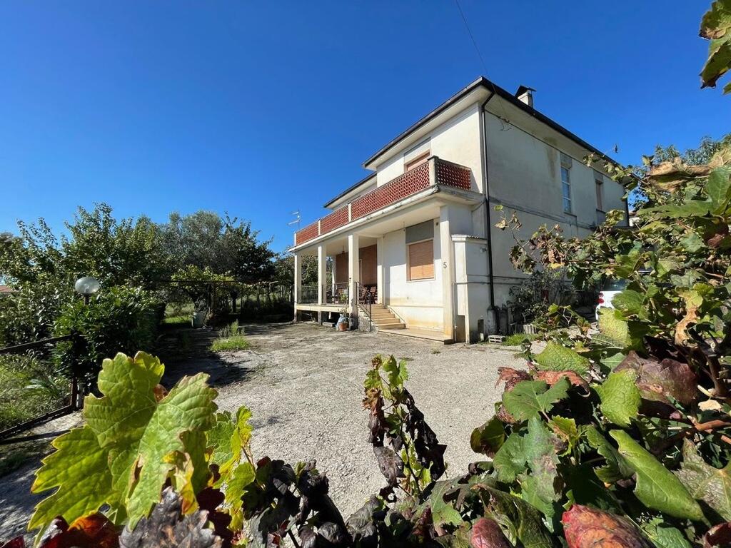 4 Schlafzimmer Haus in Alvito, Italy, Nr. 55822