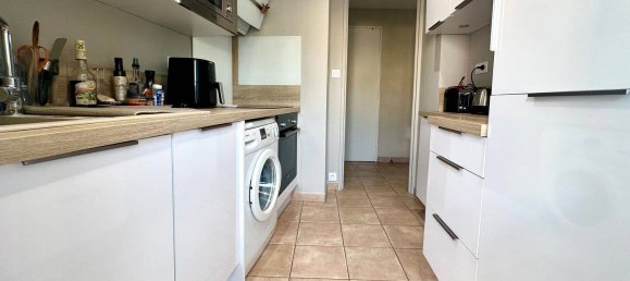 Apartamento de 2 dormitorios en Marseille, France No. 326794 5