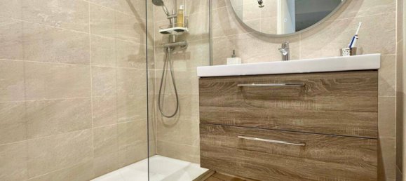 Apartamento de 2 dormitorios en Marseille, France No. 326794 9