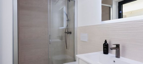 Квартира с 2 спальнями в Фуэнхирола, Испания № 179967 23