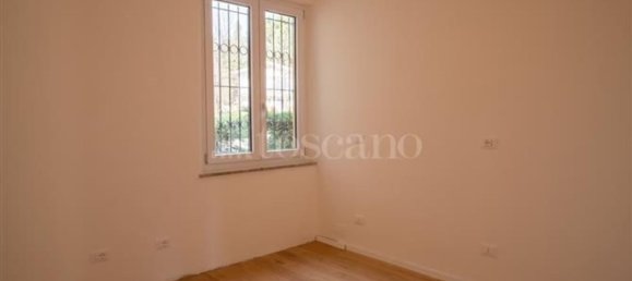 4 rooms Apartment in Siena, Italy No. 49669 7