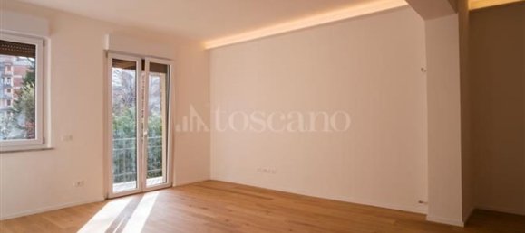4 rooms Apartment in Siena, Italy No. 49669 3