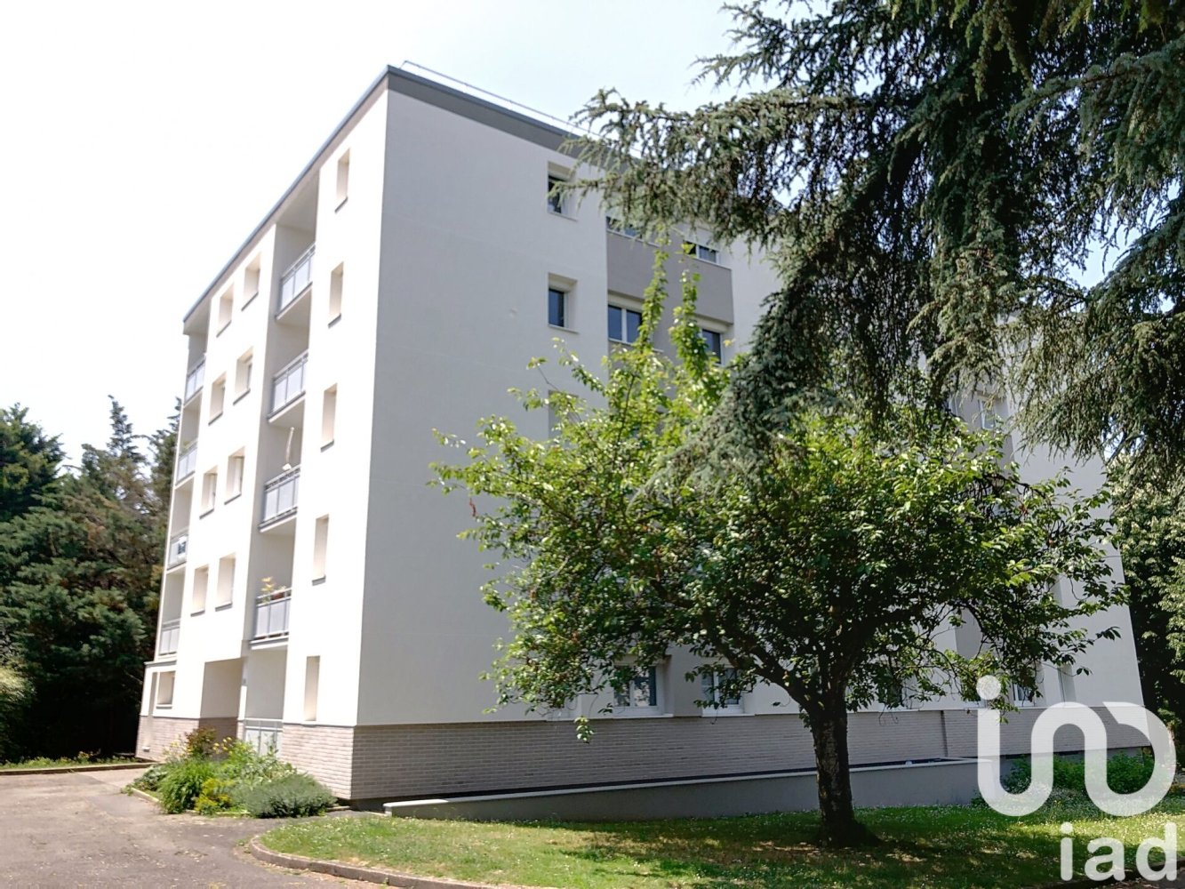 2 bedrooms Apartment in Saint-Sebastien-sur-Loire, France No. 333079