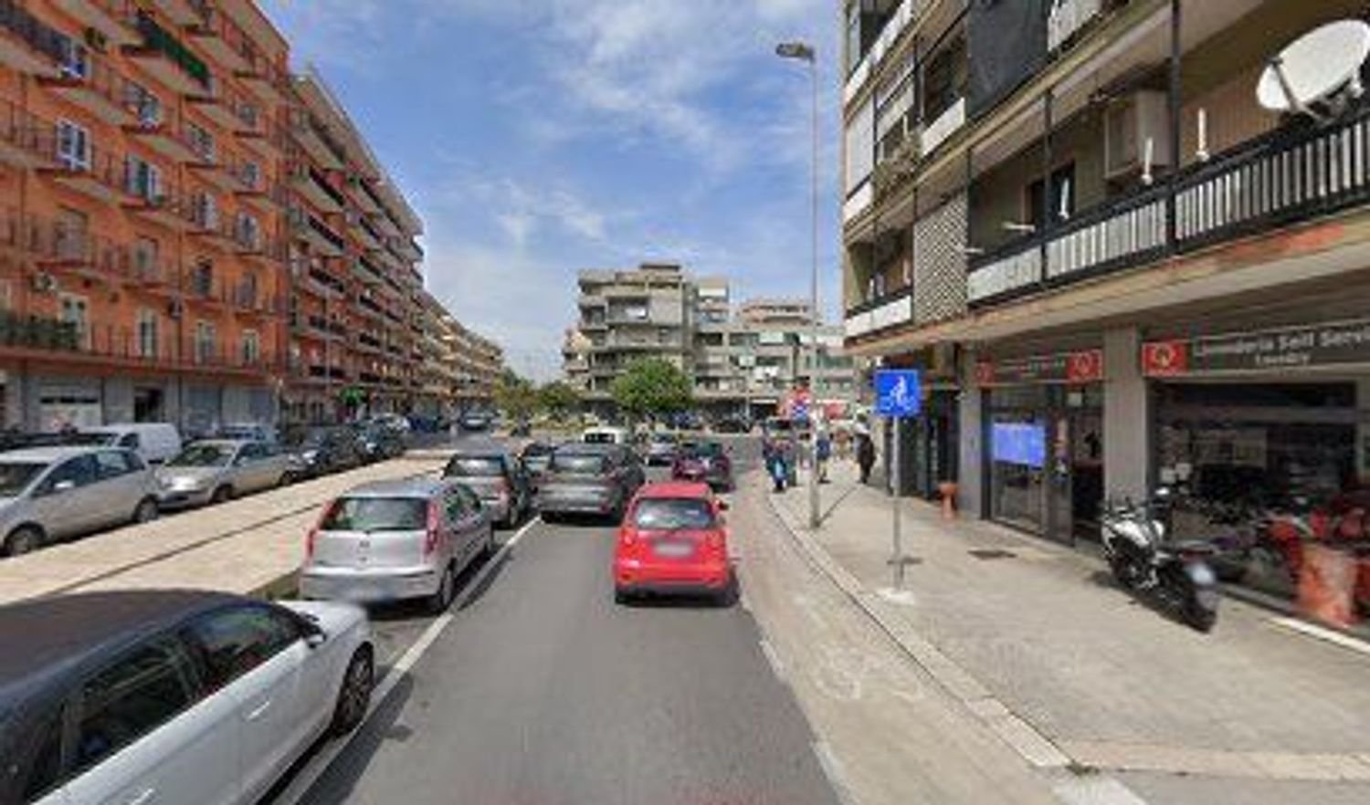 109m² Commercial property in Bari, Italy No. 285711