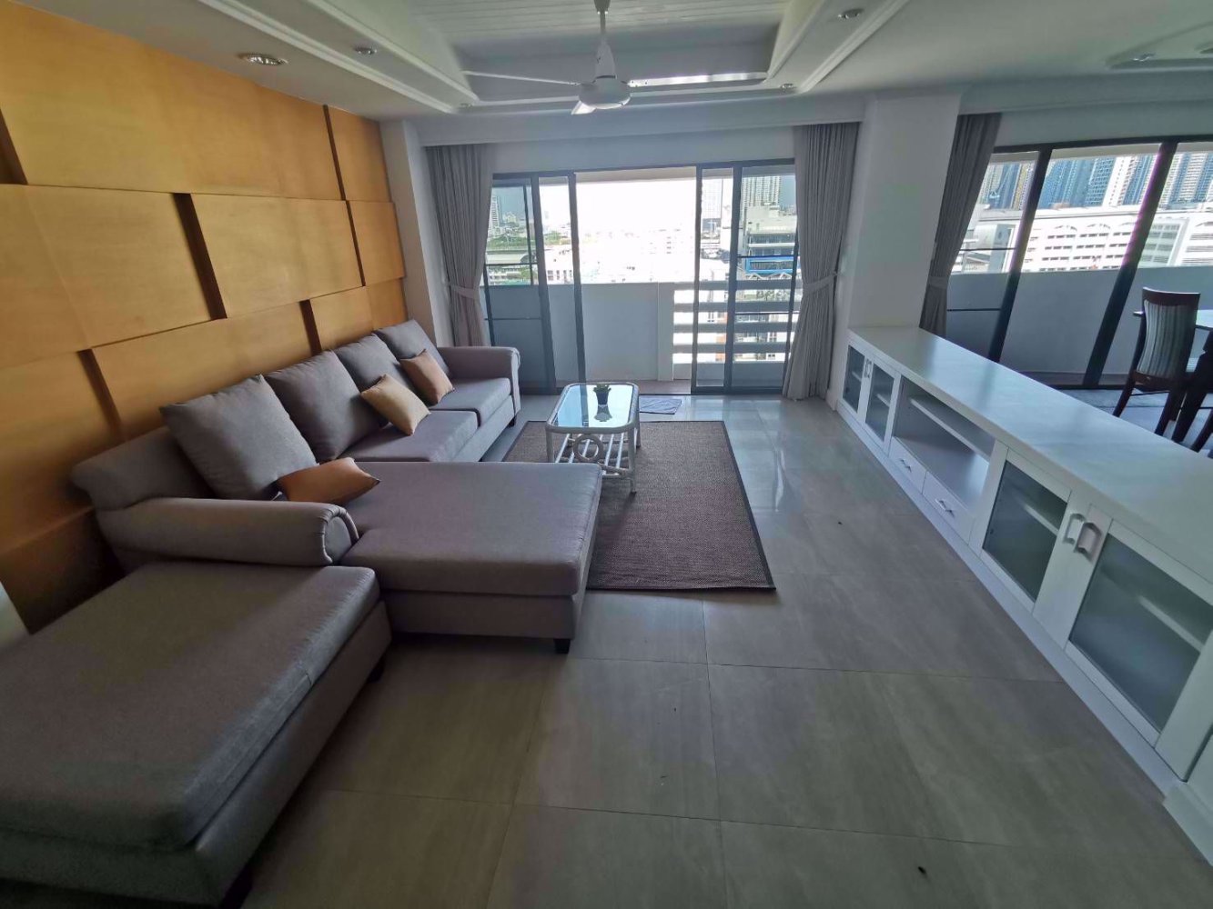 3 bedrooms Condo in Watthana, Thailand No. 10270