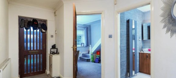 House in Nottingham, United Kingdom No. 2477 2