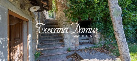 6 rooms House in Cortona, Italy No. 32706 3