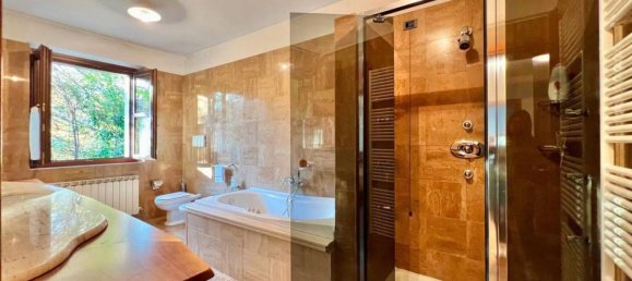 15 bedrooms Villa in Udine, Italy No. 333018 17