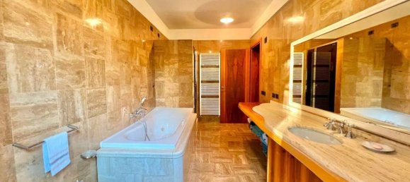 15 bedrooms Villa in Udine, Italy No. 333018 16