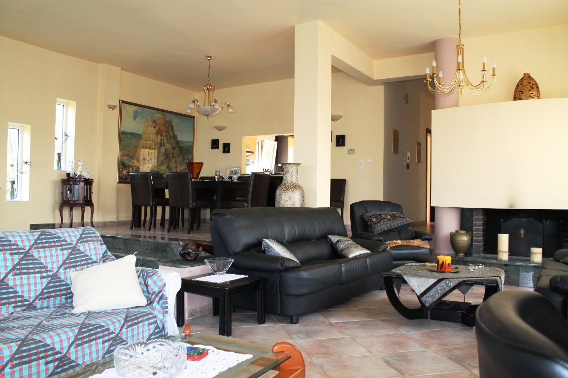 6 bedrooms Commercial property in Thessaloniki, Greece No. 7141