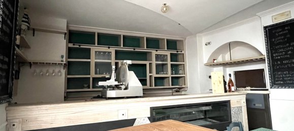 2 rooms Commercial property in Gaeta, Italy No. 262150 5