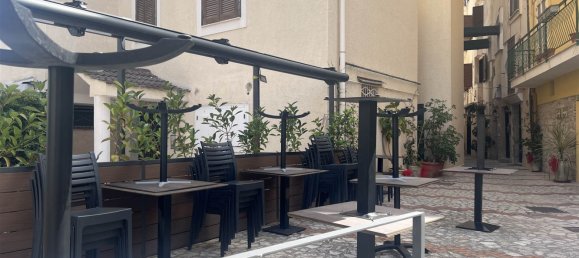 2 rooms Commercial property in Gaeta, Italy No. 262150 3