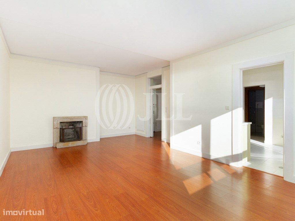 3 bedrooms Apartment in Porto, Portugal No. 125778