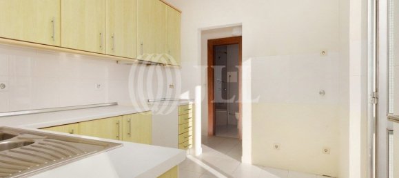 3 bedrooms Apartment in Porto, Portugal No. 125778 7
