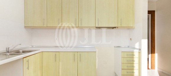 3 bedrooms Apartment in Porto, Portugal No. 125778 4