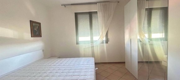 3 rooms Apartment in Prato, Italy No. 35986 12