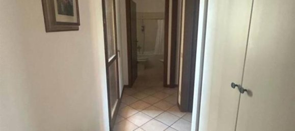 3 rooms Apartment in Prato, Italy No. 35986 7