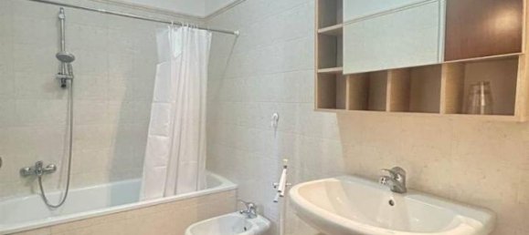 3 rooms Apartment in Prato, Italy No. 35986 10