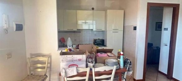 3 rooms Apartment in Prato, Italy No. 35986 11