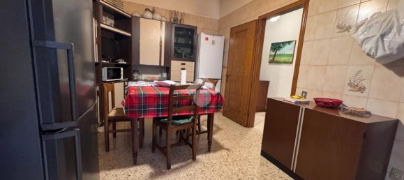 4-salle Appartement à Modena, Italy No. 154355 3