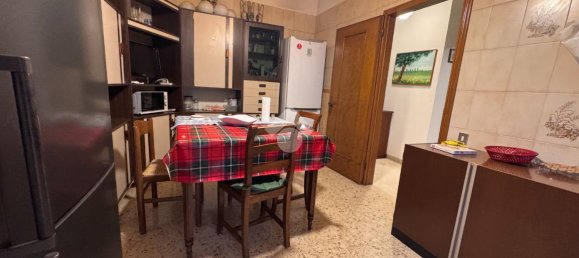 4-salle Appartement à Modena, Italy No. 154355 6