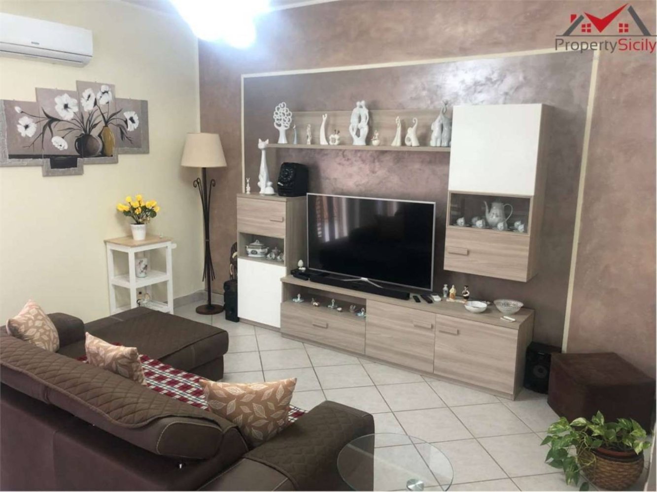 Apartamento de 5 dormitorios en Porto Empedocle, Italy No. 169858