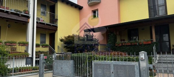 Apartamento de 2 habitaciónes en Borgo San Giacomo, Italy No. 335548 2