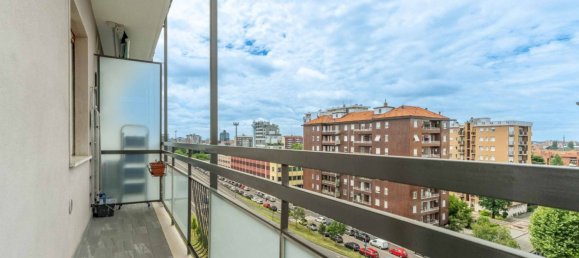 Studio in Milan, Italy No. 323532 6