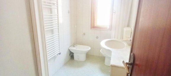 4 rooms Apartment in Castelfiorentino, Italy No. 86628 28