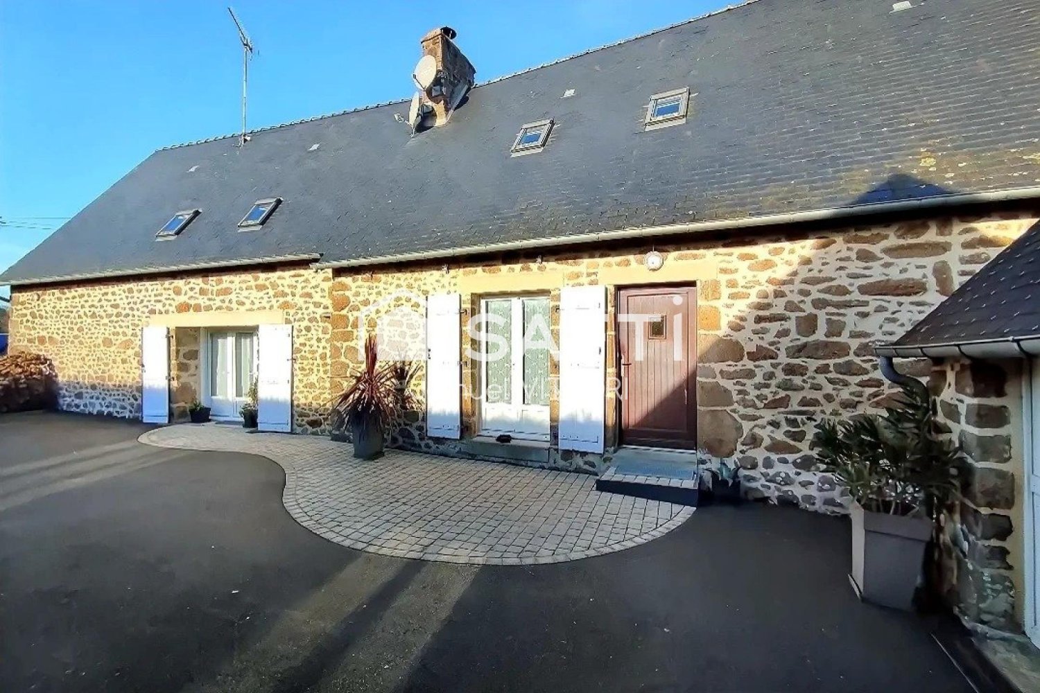Casa de 6 dormitorios en Mayenne, France No. 288990
