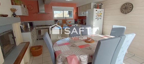 Casa de 6 dormitorios en Mayenne, France No. 288990 8