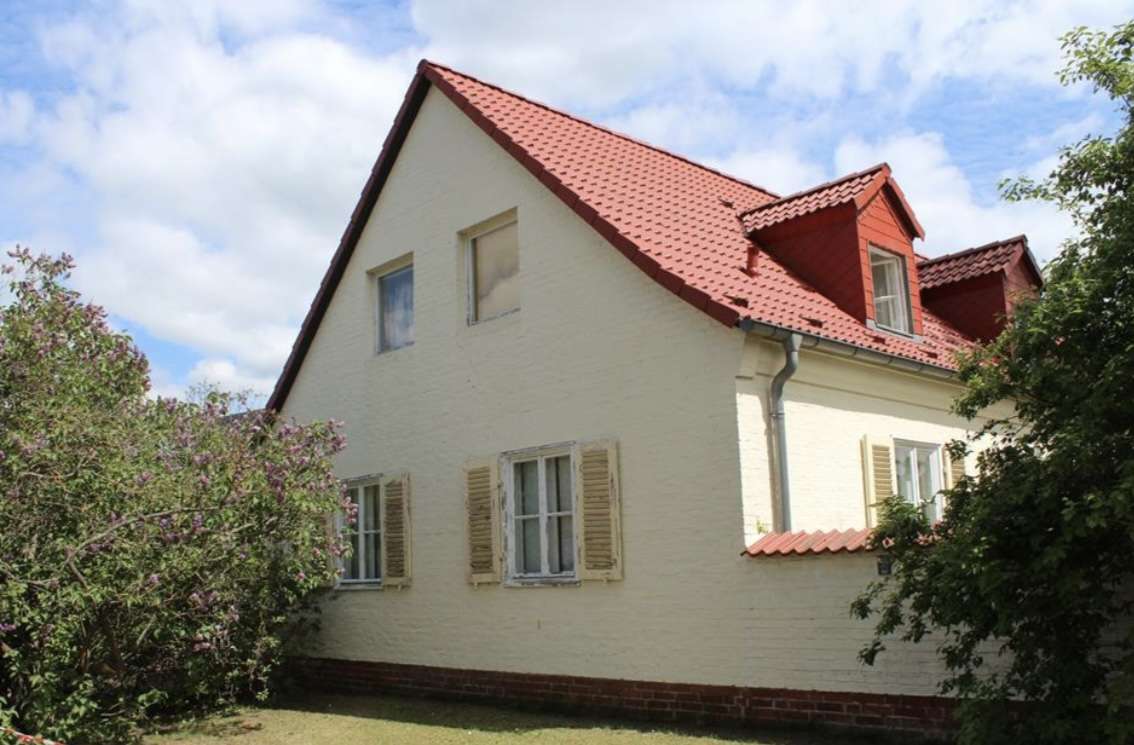 Casa de 4 dormitorios en Kaulsdorf, Germany No. 240239