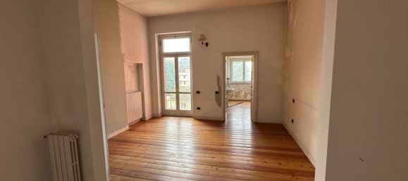 Casa de 10 divisões em Stradella, Italy N.º 91328 6