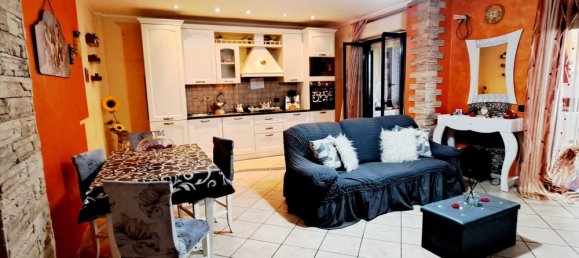 Квартира с 3 комнатами в Бари, Италия № 39578 3