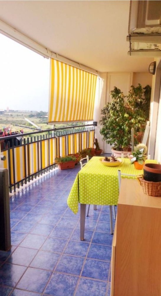 Квартира с 3 комнатами в Бари, Италия № 39578