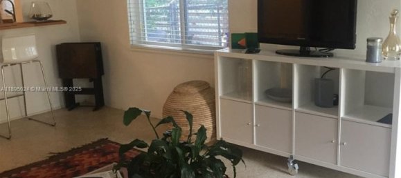 2 bedrooms Villa for rent in Miami, Miami-Dade, Florida, USA № 614659 15