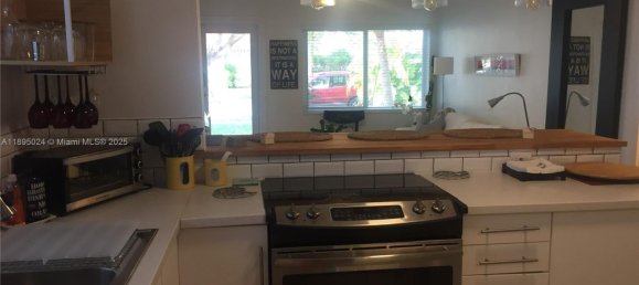 2 bedrooms Villa for rent in Miami, Miami-Dade, Florida, USA № 614659 21