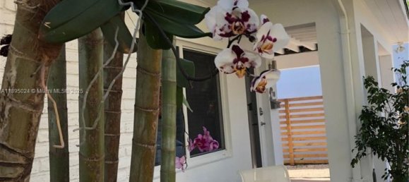 2 bedrooms Villa for rent in Miami, Miami-Dade, Florida, USA № 614659 4
