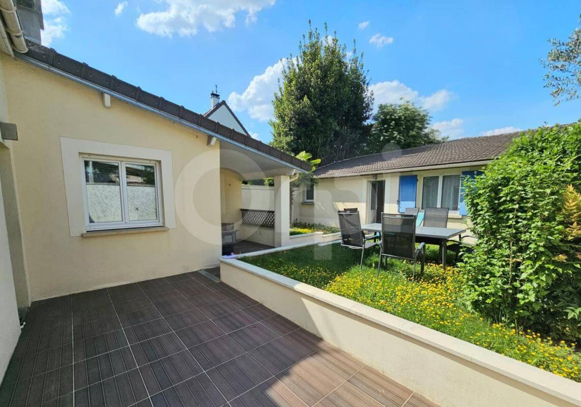 3 bedrooms House in Chennevieres-sur-Marne, France No. 322211