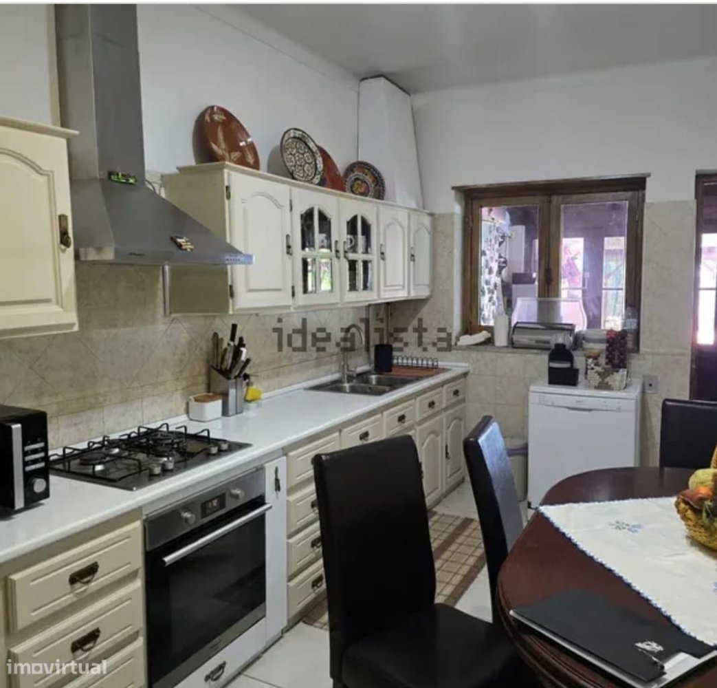 4 bedrooms House in Entroncamento, Portugal No. 238420