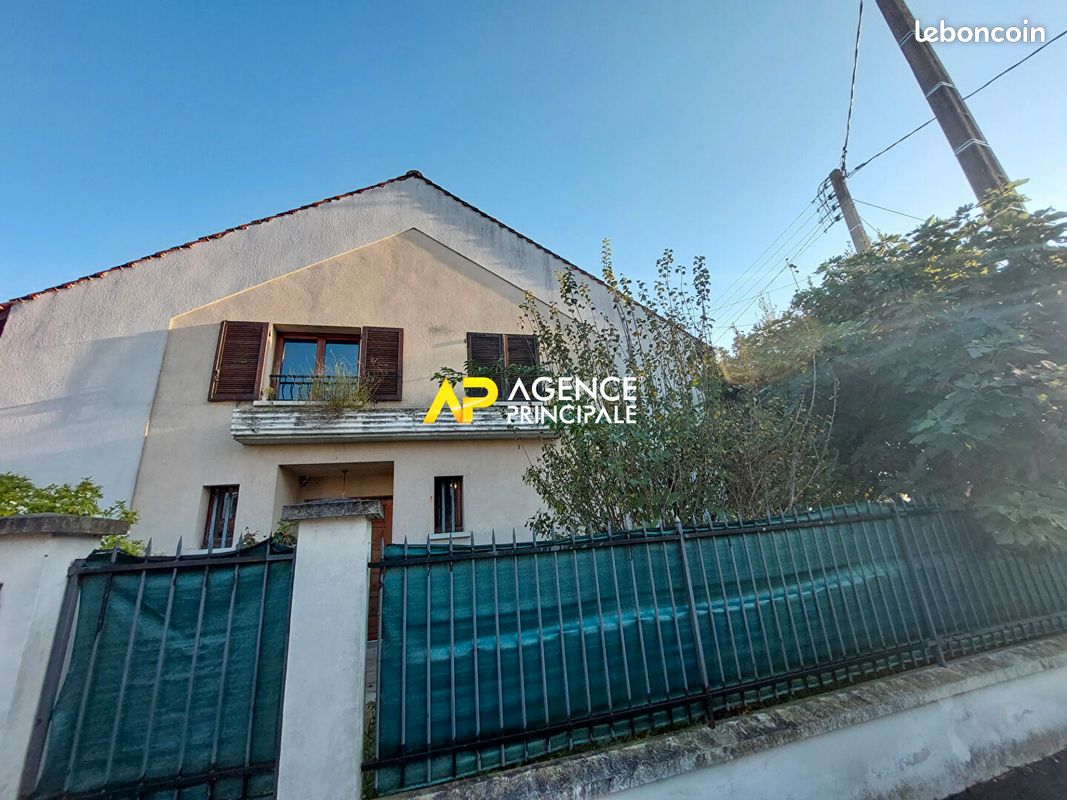 Дом с 3 спальнями в Безон, Франция № 179223