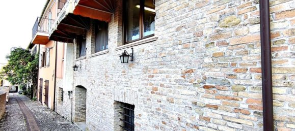 5 rooms Apartment in Saludecio, Italy No. 17899 9