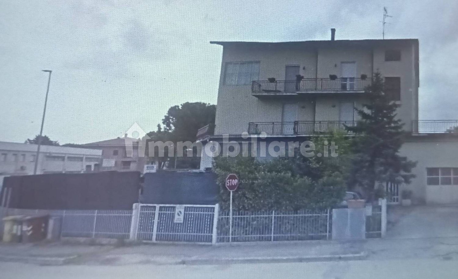 6 bedrooms Apartment in Macerata, Italy No. 274620