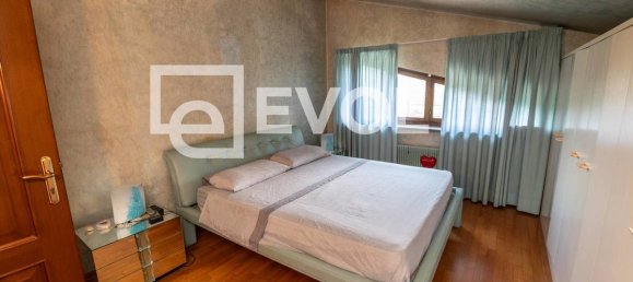 5 bedrooms Villa in Udine, Italy No. 71202 41