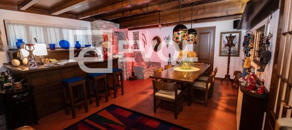 5 bedrooms Villa in Udine, Italy No. 71202 31